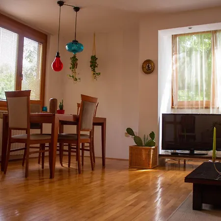 The Tranquil Corner Of The Town Center Apartment *